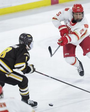 Image post by @du_hockey on Instagram