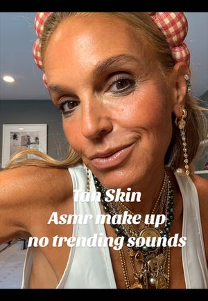 Video post by @shop.with.caroline on TikTok
