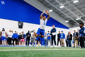 Image post by @UKFootball on Twitter