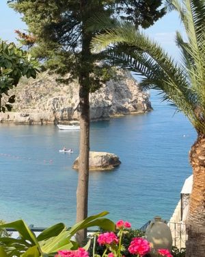 Image post by @belmond on Instagram