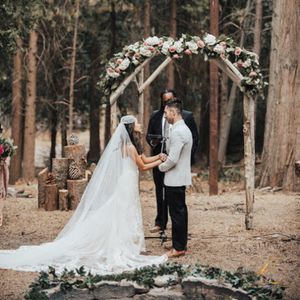 Image post by @lesliemarieevents on Instagram