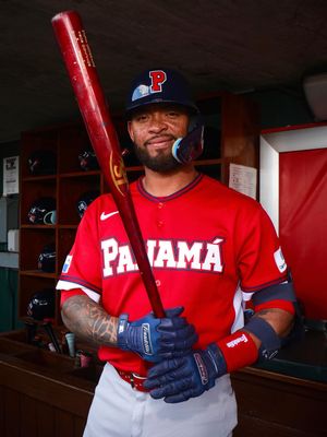 Image post by @losphillies on Instagram