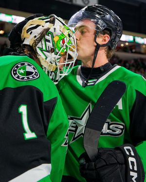 Image post by @txstarshockey on Instagram