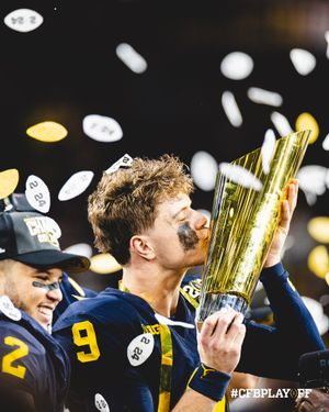 Image post by @CFBPlayoff on Twitter