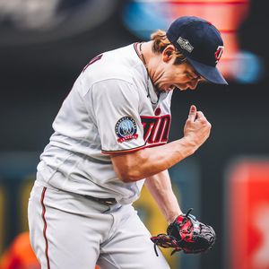 Image post by @twins on Instagram