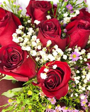 Image post by @sayitwithflowerspk on Facebook
