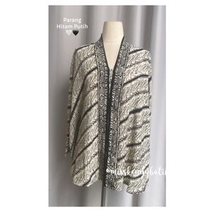 Image post by @misskendybatik on Instagram