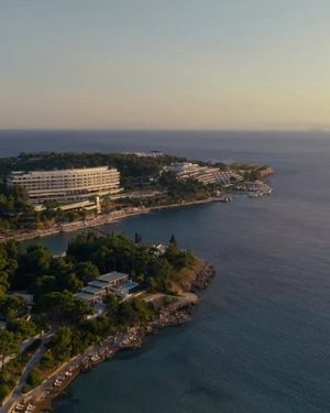 Image post by @fsathens on Instagram