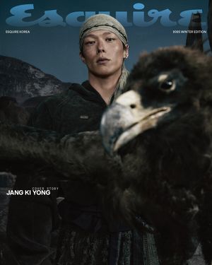 Image post by @esquire.korea on Instagram