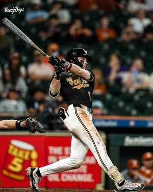 Image post by @vandyboys on Instagram