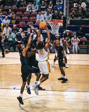 Image post by @etsumensbasketball on Instagram