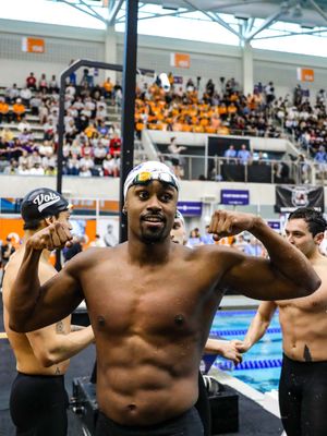 Image post by @GatorsSwimDv on Twitter