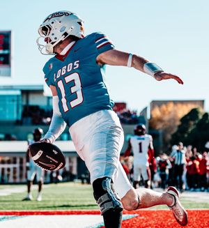 Image post by @fashion_nfl on Twitter