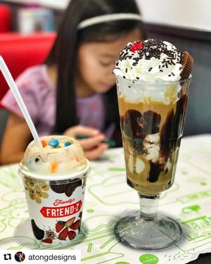 Image post by @friendlys on Instagram