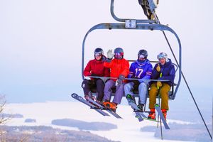 Image post by @mountsunapeeresort on Facebook