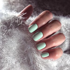 Image post by @nestanails on Instagram