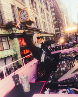 Image post by @parishilton on Instagram