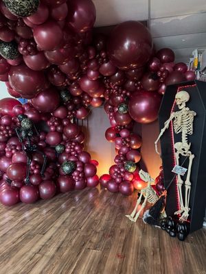 Image post by @majesticinglewoodpartyrentals on Instagram