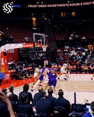 Video post by @gleaguesuns on Facebook