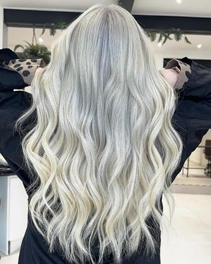 Image post by @dangerjonesbalayage on Instagram