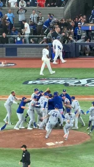 Video post by @theScore on Facebook