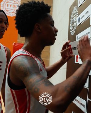 Image post by @nikeeyb on Instagram