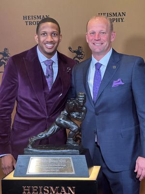 Image post by @UW_Football on Twitter