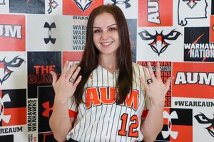 Image post by @aumwarhawkssb on Instagram