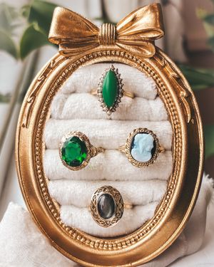 Image post by @maejeanvintage on Instagram