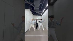 Video post by @weareoneexo on YouTube