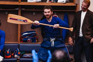 Image post by @nyislanders on Instagram