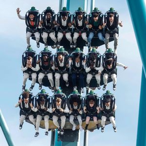 Image post by @holidaybowl on Instagram