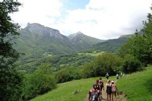 Image post by @putneystudenttravel on Facebook