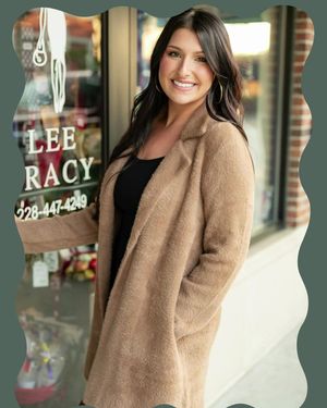 Video post by @shopleetracy on Facebook