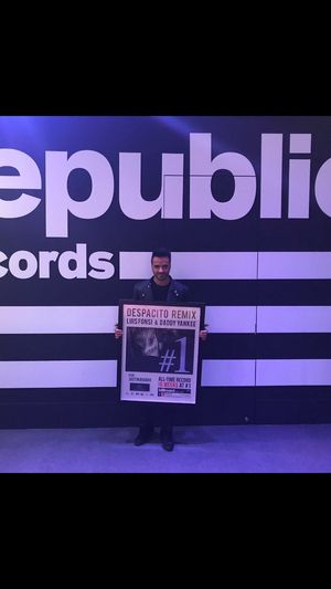 Image post by @LuisFonsi on Twitter