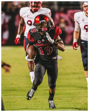 Image post by @aztecfootball on Instagram