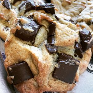 Image post by @insomniacookies on Instagram