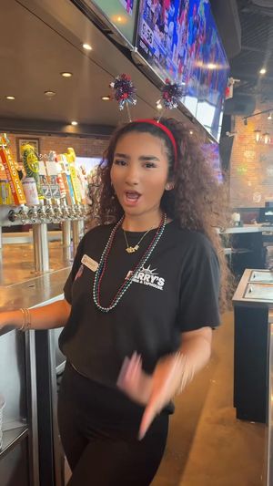 Video post by @parryspizzasanantonio on Facebook