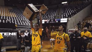 Image post by @SouthoftheLine1 on Twitter