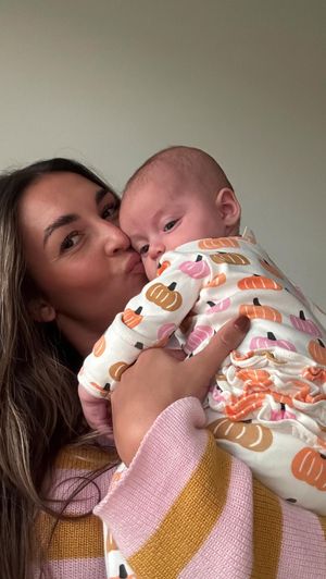 Video post by @sabrinanoellee on Instagram