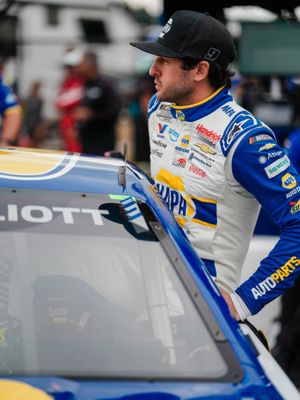 Image post by @teamhendrick on Instagram