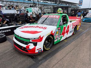 Image post by @NieceMotorsport on Twitter