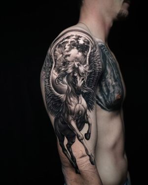 Image post by @skindesigntattoos on Instagram