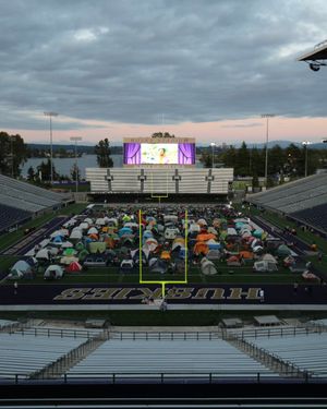 Image post by @UWAthletics on Twitter