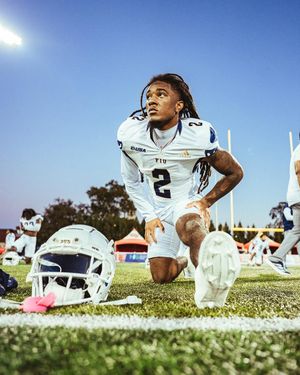 Image post by @johnnysjpg on Instagram