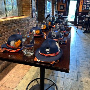 Image post by @houlihans on Instagram