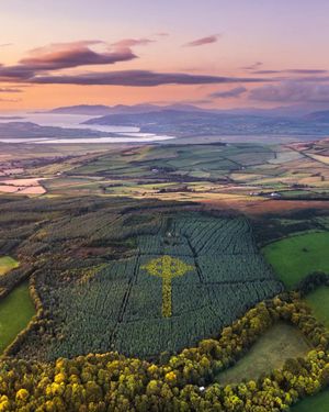 Image post by @thewildatlanticway on Instagram
