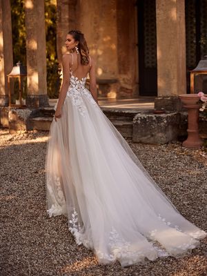 Image post by @dama_couture on Instagram