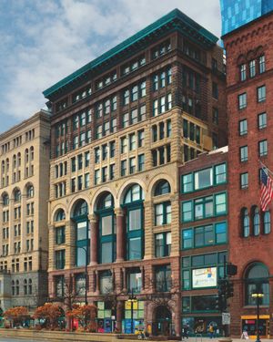Image post by @fineartsbuilding on Instagram