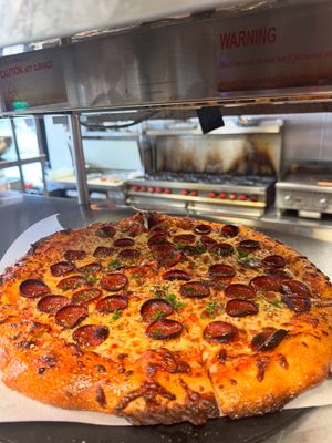 Image post by @wingnutzbarandgrill on Instagram